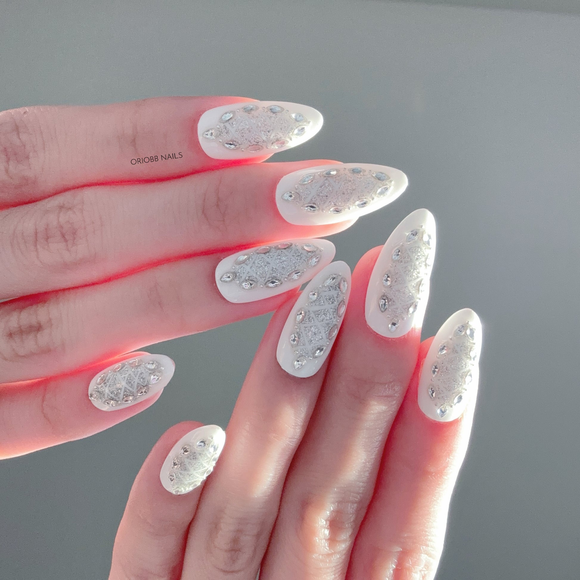 GLACIAL LACE MEDIUM ALMOND