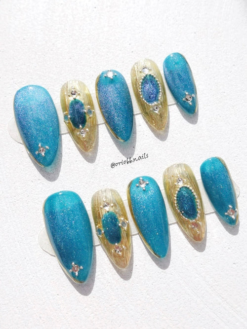 AQUA ROYALE MEIDUM ALMOND