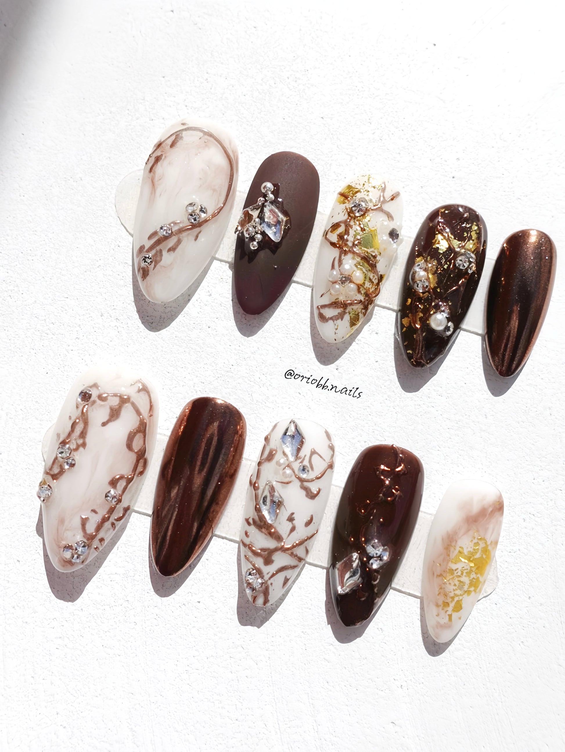 GILDED TWILIGHT MEDIUM ALMOND