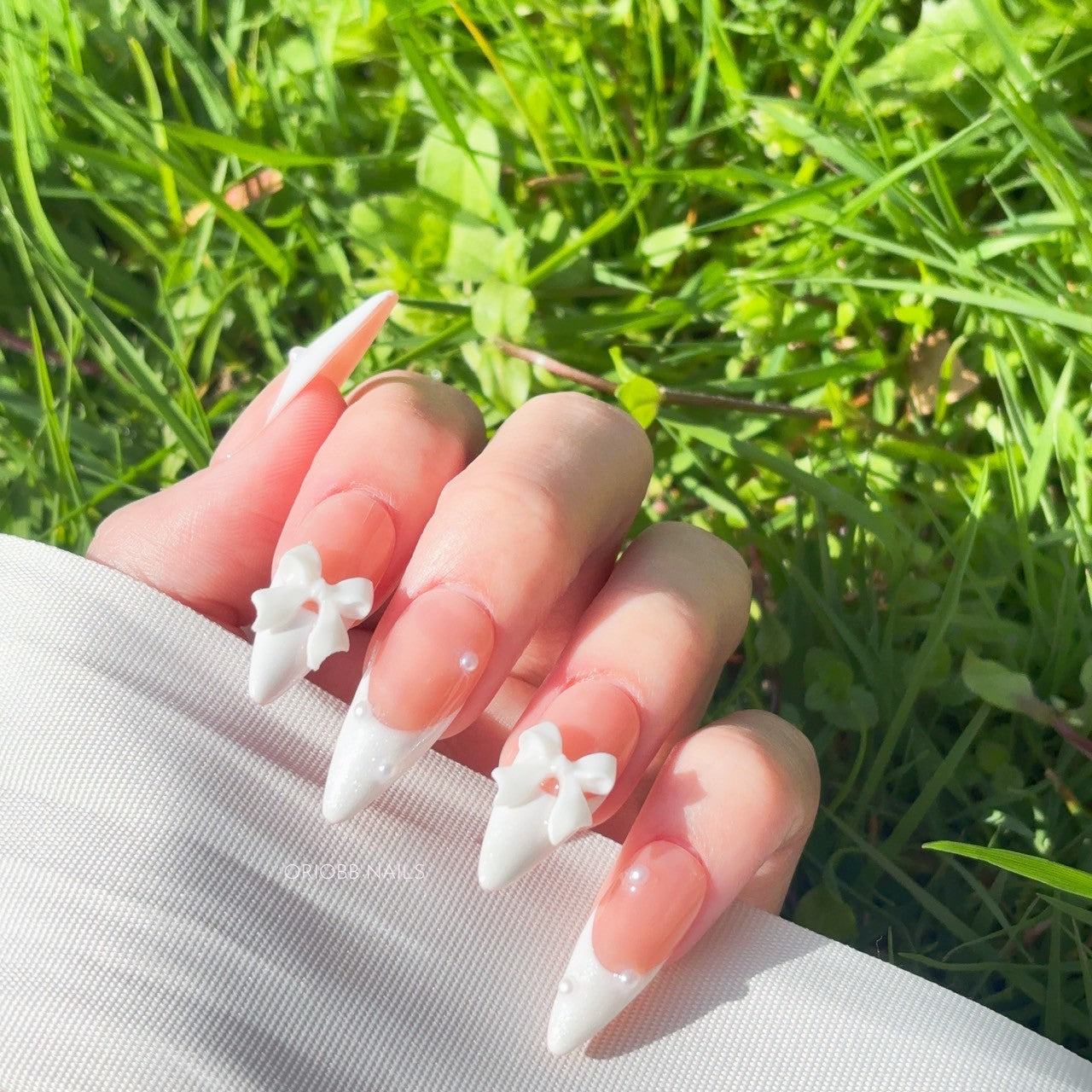 FROSTED RIBBON MEDIUM STILETTO